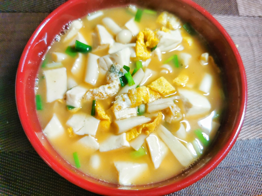 おいしい豆腐の簡単なスープの作り方