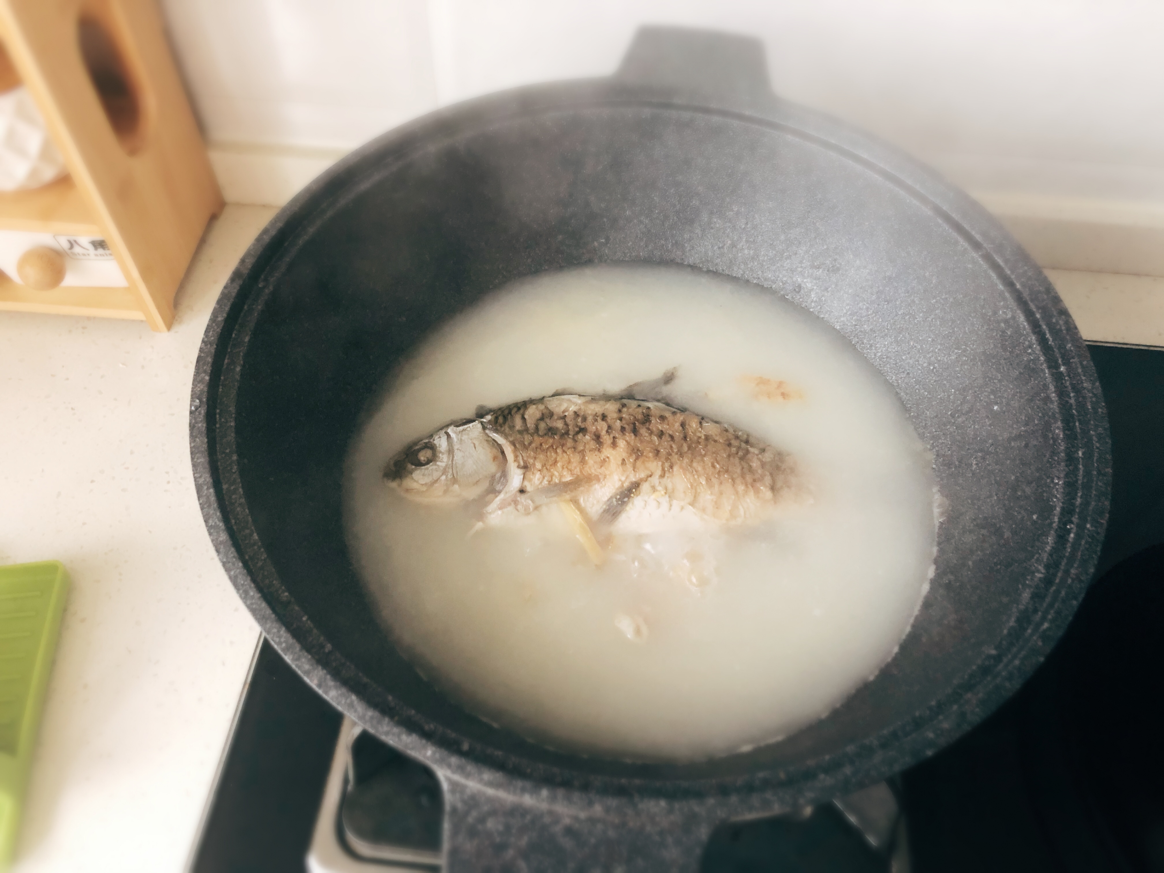
Dawdler leaves the way of soup of the fish that suckle crucian carp, how to do delicious