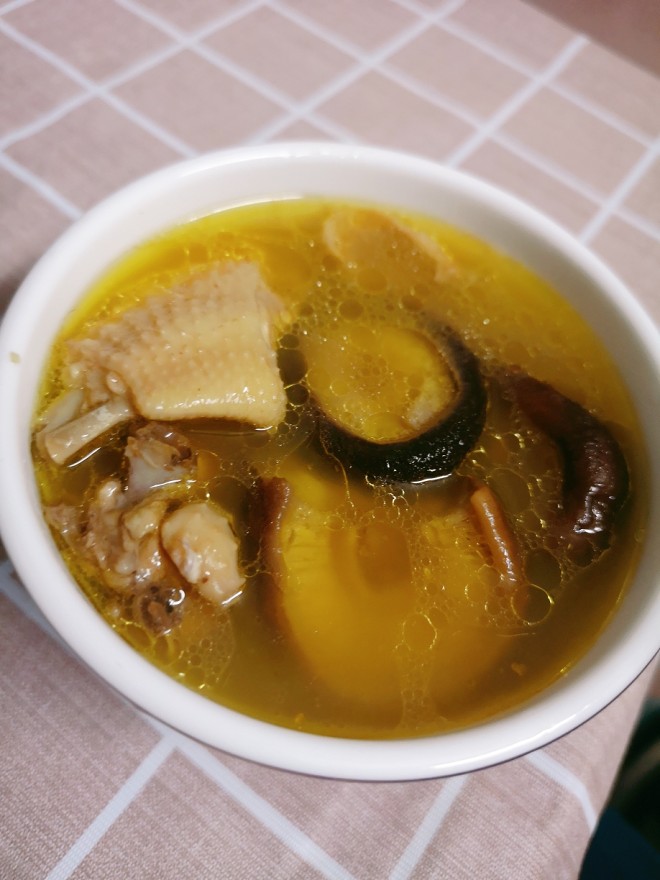 
Xianggu mushroom stews the practice of chicken broth, how is the Xianggu mushroom chicken broth that stew done delicious