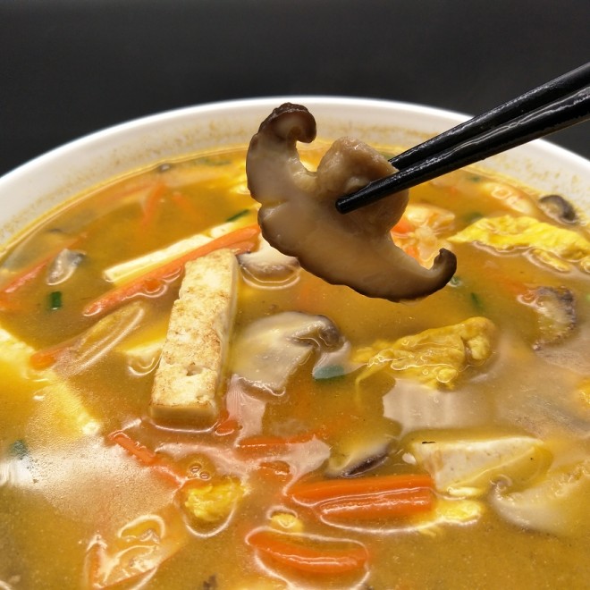 新鮮なエビの殻をむいた香guの豆腐のスープの練習、おいしい方法