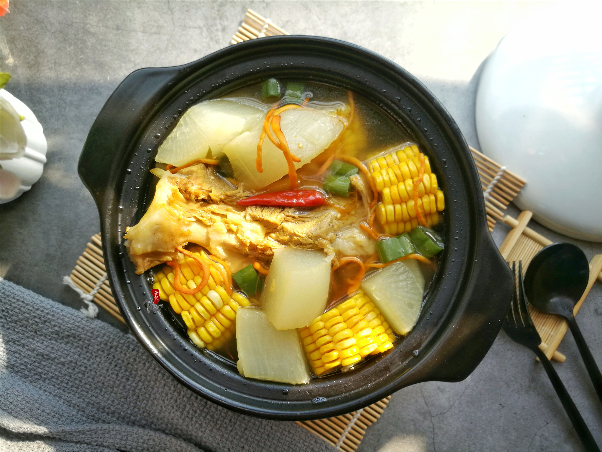 
The practice of soup of corn turnip ribs of the fan, how to do delicious