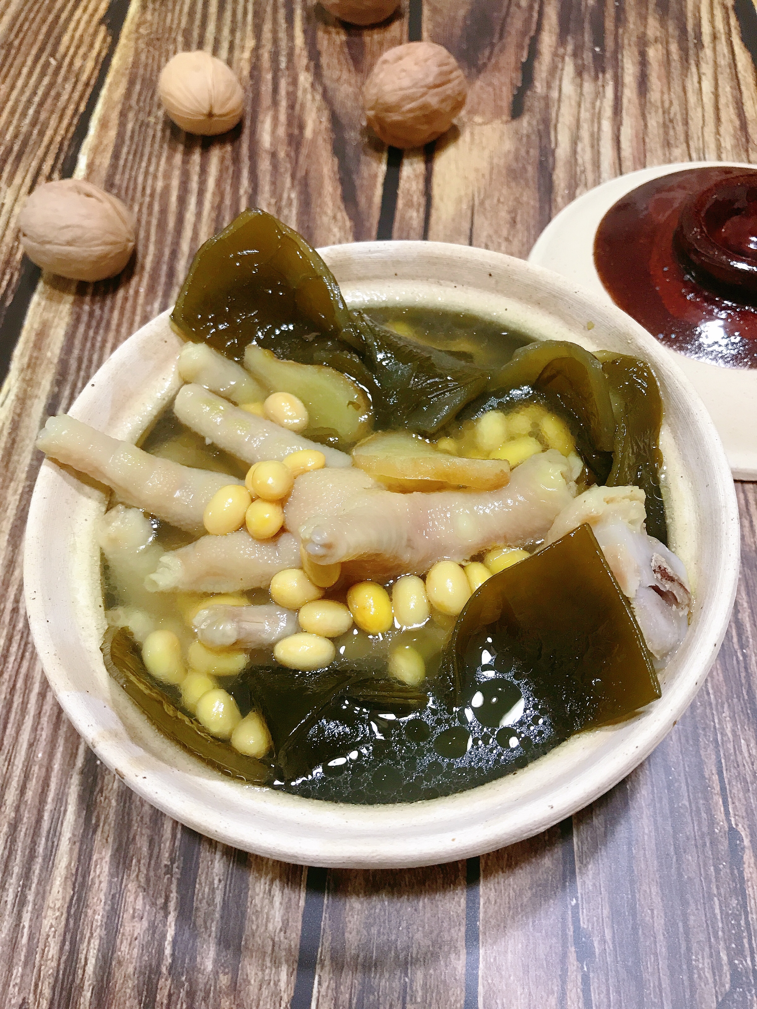 
Ungual soup of chicken of kelp soya bean - the practice of full collagen