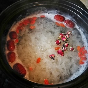 Flourishing age is beautiful colour the practice measure of a thick soup of bright tremella of rose of ~ rock candy 7