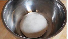 The practice measure of coloured glaze stuffed dumplings masse of glutinous rice flour served in soup 3
