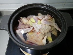 The practice measure of chicken broth of stay of proceedings of hedgehog hydnum of _ of wintry day warm boiling water 1