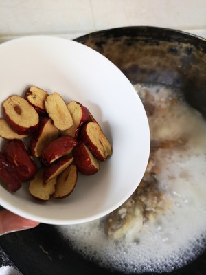 The soup of fish of red jujube crucian carp of sweet thick cream color (add a few focal points that make soup of fish of full-bodied grandma white crucian carp) practice measure 7