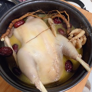 The practice step that winter takes filling ginseng chicken broth 9