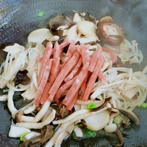 The practice measure of soup of mushroom of little taste bacterium 9