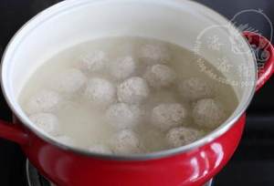 The practice measure of soup of a round mass of food of wax gourd quick-boil 8
