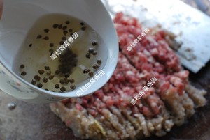 The hand is done [soup of Spanish mackerel a round mass of food] practice measure 11