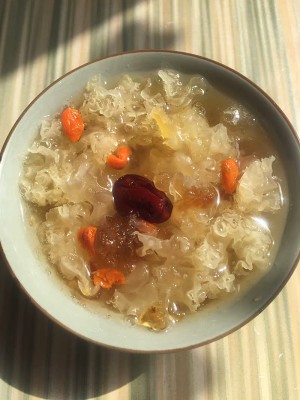 A thick soup of tremella of rice of horn of black of swallow of peach glue snow (crash) practice measure 3