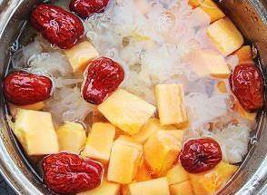 The practice measure of soup of tremella of red jujube Chinese flowering quince 4