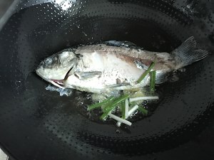 The practice measure of soup of crucian carp fish 3