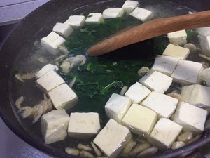 Vegetarian: The practice measure of soup of spinach bean curd 8
