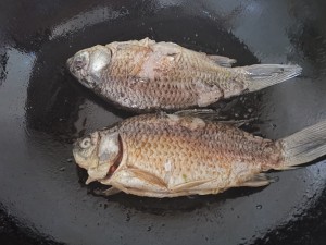 The practice measure of soup of crucian carp fish 7