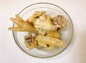 The practice measure of the chicken of dangshen of the tuber of elevated gastrodia that stew 4