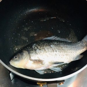 The soup of fish of yam crucian carp with grandma white white milk comes practice measure 3