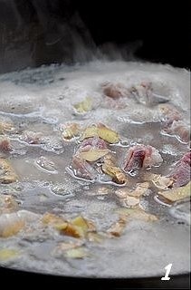 The practice measure of soup of chop lotus lotus root 1