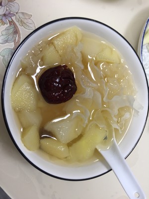 The practice measure of soup of tremella of snow pear apple 5