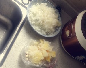 The practice measure that beautiful white tender skin discharges poison to raise a thick soup of Yan Yiner lotus seed 2