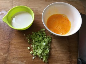 The practice measure of 5 minutes of dawdle egg beautiful a thick soup that drink 4