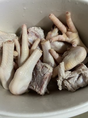 The practice measure of soup of chop of foot of chicken of isinglass of red jujube medlar 2