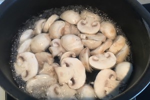 The practice measure of soup of hotpot of white mushroom yam 2