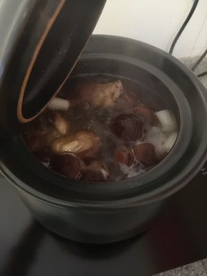 Does Xianggu mushroom warm chop boiling water? [happy days of cocoa gentleman hutch 11] practice measure 9