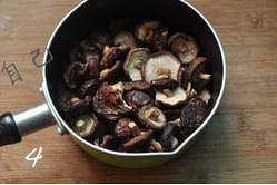 The practice measure of the Xianggu mushroom chicken broth that stew 4