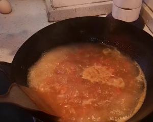 Tomato egg soup, the secret practice move that an egg makes one boiler egg spend 11