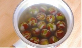 The practice measure of coloured glaze stuffed dumplings masse of glutinous rice flour served in soup 10
