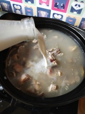 <唐辛子の腹部の鶏肉スープ>、私はとても好きな匂い、うれしい練習の手段です small hutch 8 