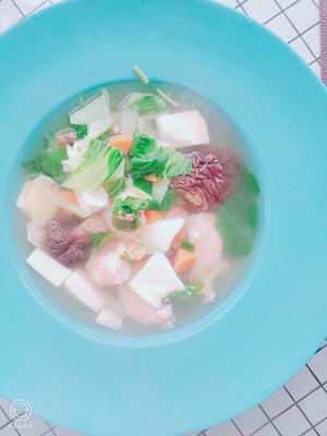 The practice measure of soup of emerald shelled fresh shrimps 6