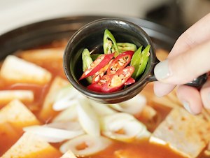 Does rice match absolutely? ? The practice measure that learns the soup of bean curd of hot Chinese cabbage that meets 18