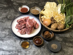 The practice measure of Gamjatang of soup of potato of bone of Korea hot pig 1