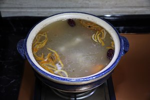 The practice measure that arenaceous boiler Qing Dynasty heats up soup of dispel wet chop 3