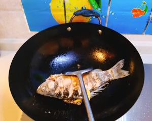 The practice measure of soup of mushroom of crucian carp fish 3