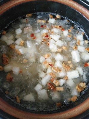 The practice measure of soup of snow pear tremella 6