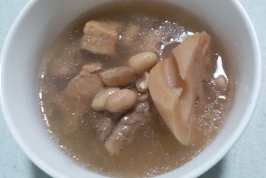 The practice measure of soup of bone of pig of earthnut lotus lotus root 5