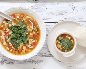 The practice measure of a thick soup of acerbity hot bean curd 6