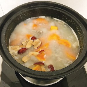 The practice measure of soup of papaya fish head 8
