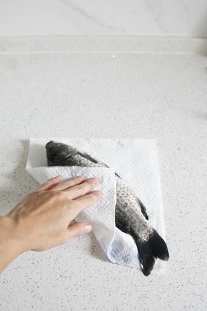 The practice measure of the formula of soup of crucian carp fish that had better use 1