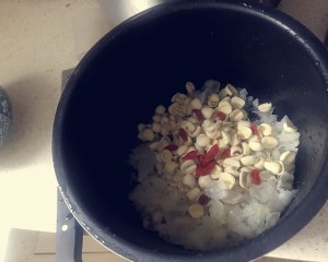 The practice measure that beautiful white tender skin discharges poison to raise a thick soup of Yan Yiner lotus seed 3