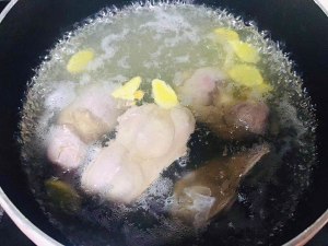 The practice measure of soup of duck blood vermicelli made from bean starch 9