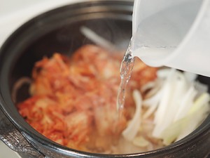 Does rice match absolutely? ? The practice measure that learns the soup of bean curd of hot Chinese cabbage that meets 9