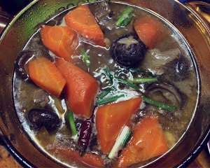 Greedy cry the practice measure of the soup of hotpot of Xianggu mushroom carrot of adjoining child 7