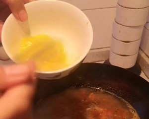 Tomato egg soup, the secret practice move that an egg makes one boiler egg spend 10