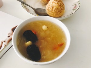 The practice measure that beautiful white tender skin discharges poison to raise a thick soup of Yan Yiner lotus seed 4
