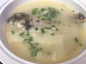 The practice measure of soup of crucian carp fish 5