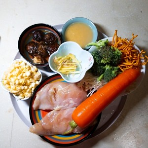 Meatball of chicken breast of Xianggu mushroom carrot soup (reduce weight) practice measure 1